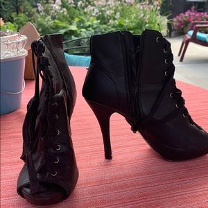 Open toe shoe “boots”